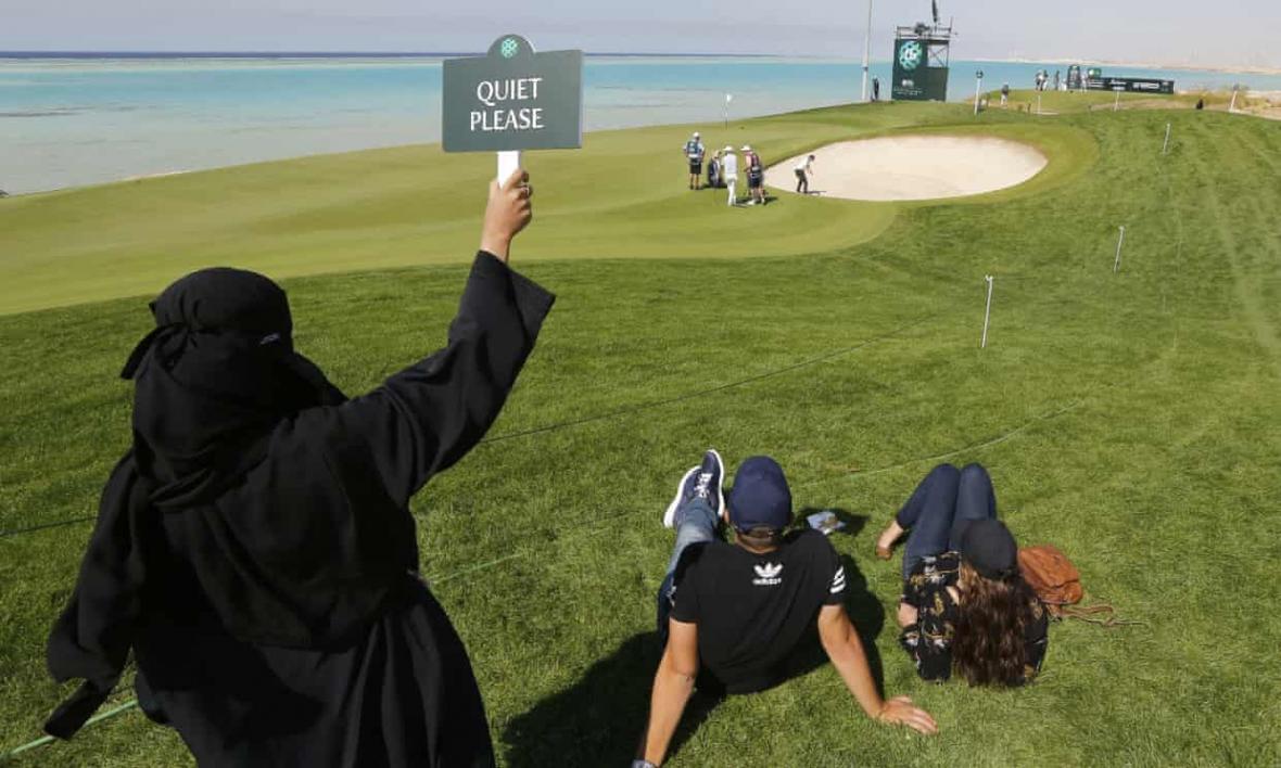 اولین مسابقه گلف زنان در عربستان سعودی، شرط: پوشیدن شلوار بلند
